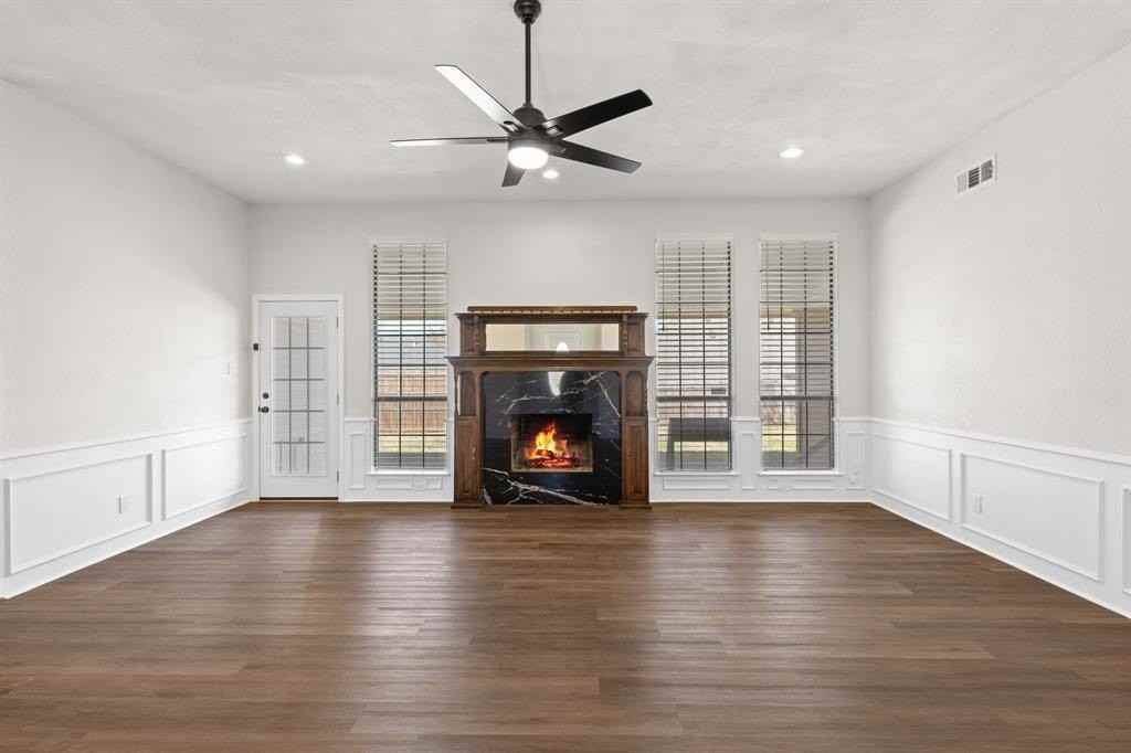 3024 Sweet Briar St - Photo 5 of 32