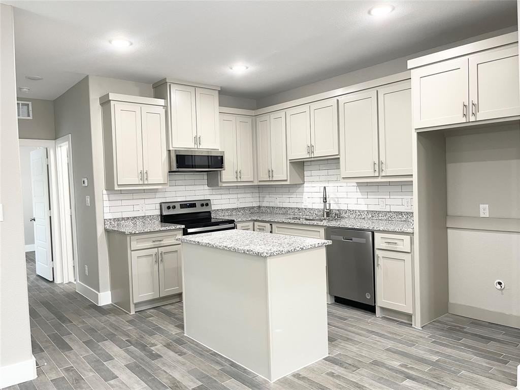 4839 Spindrift Psge - Photo 3 of 19