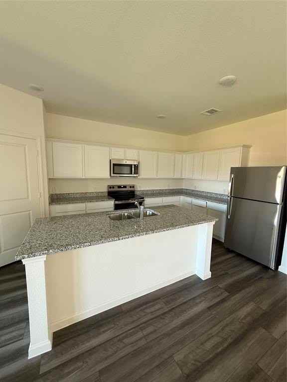 1238 Herring Dr - Photo 3 of 9