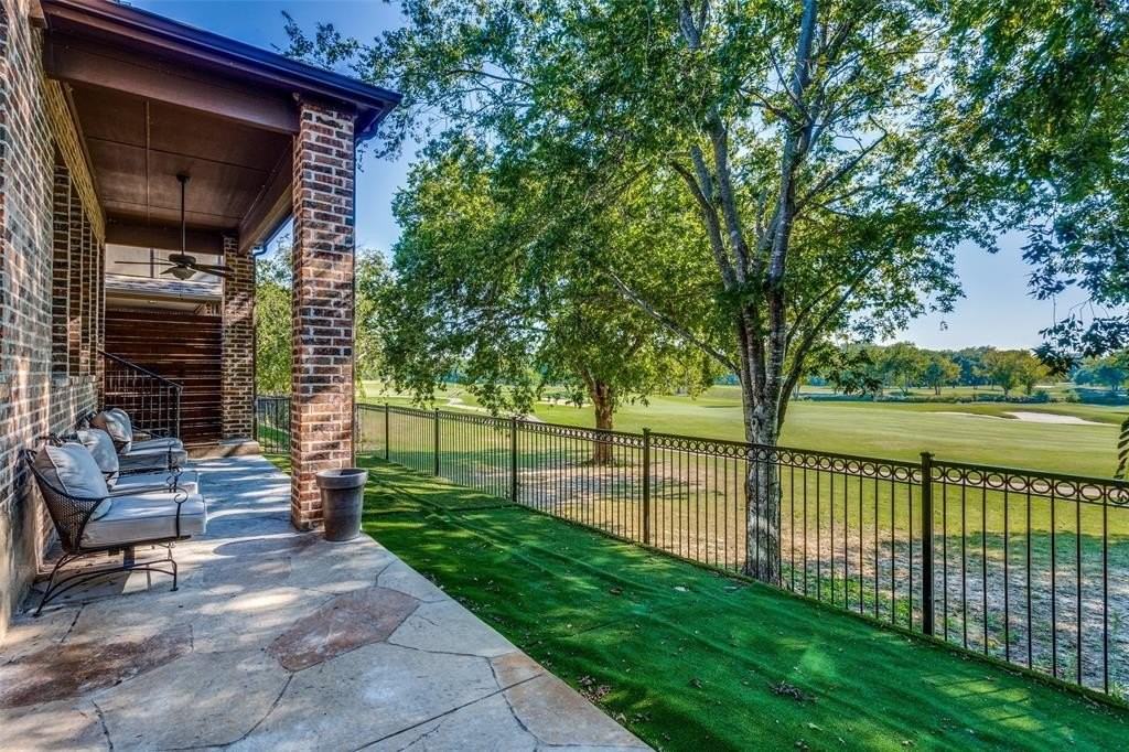 2329 Chadwick Ln - Photo 2 of 33