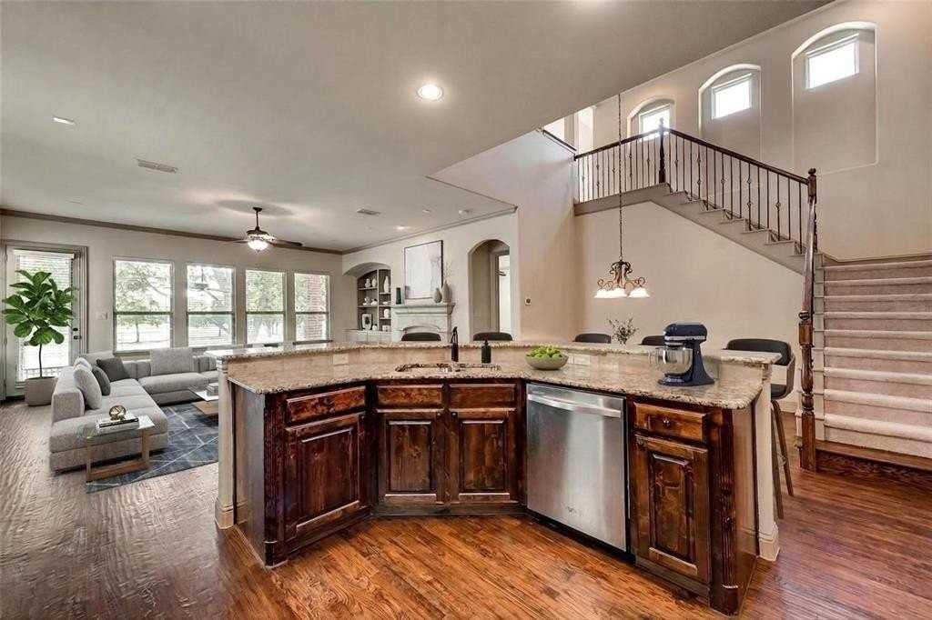 2329 Chadwick Ln - Photo 7 of 33