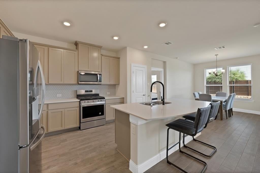10401 Table Bluff St - Photo 2 of 25
