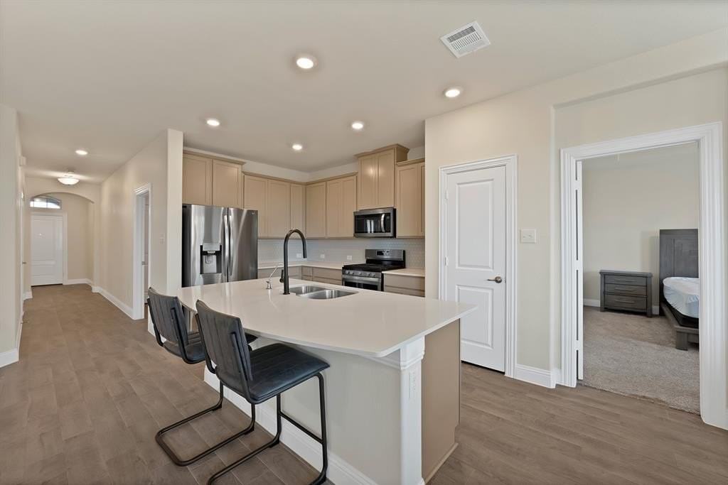 10401 Table Bluff St - Photo 3 of 25