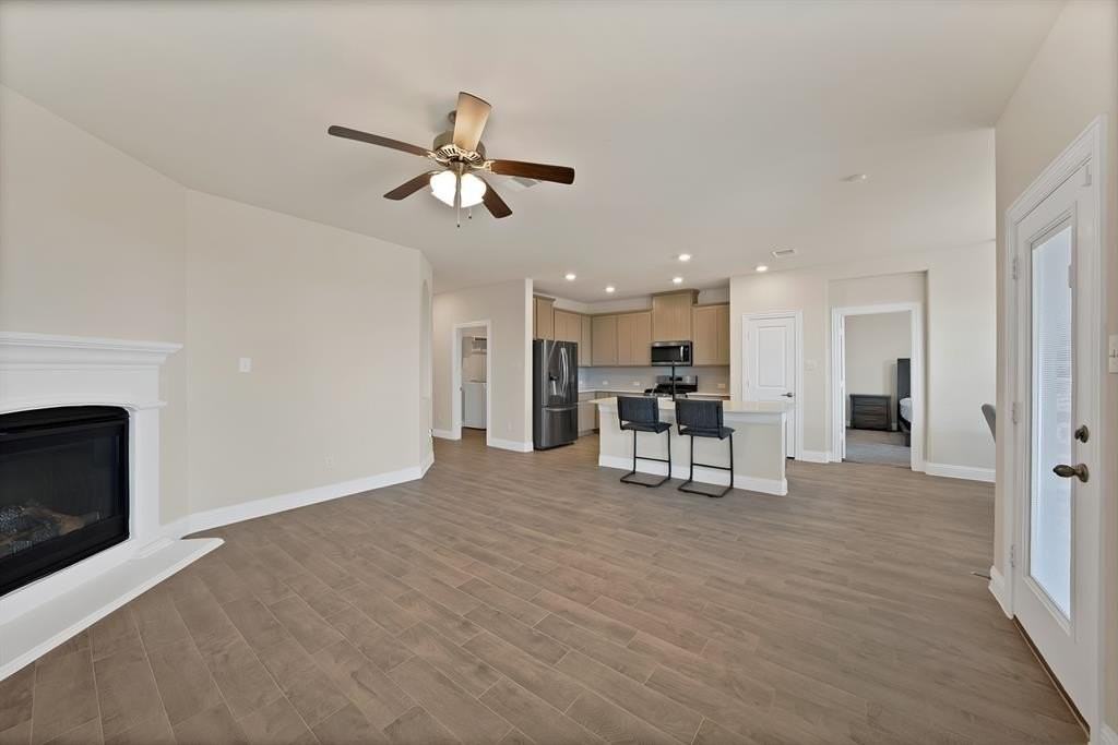 10401 Table Bluff St - Photo 5 of 25