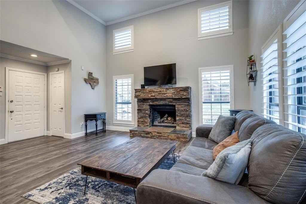 1916 Cheyenne Dr - Photo 4 of 25