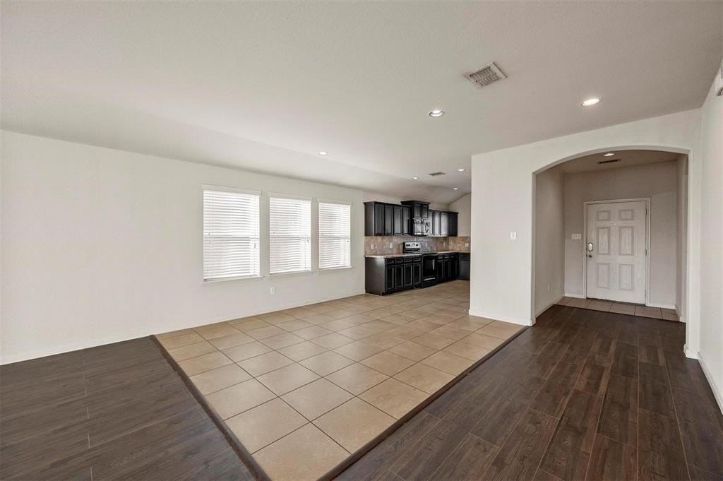 4620 Elderberry St - Photo 2 of 17