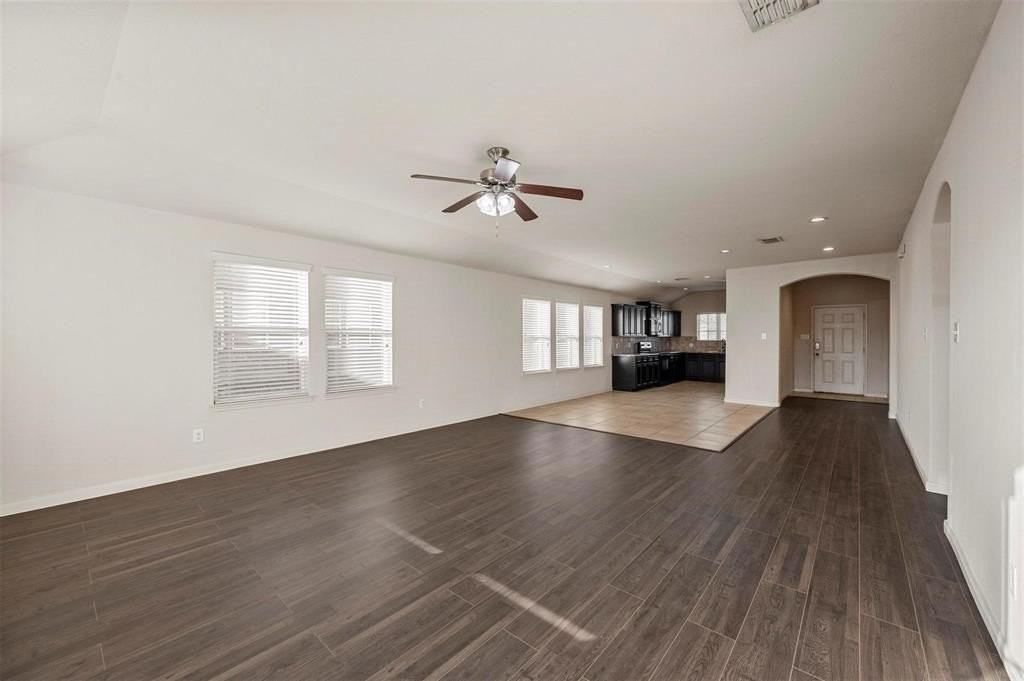 4620 Elderberry St - Photo 3 of 17