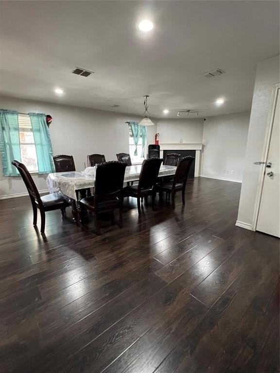 2216 Chestnut Dr - Photo 2 of 10