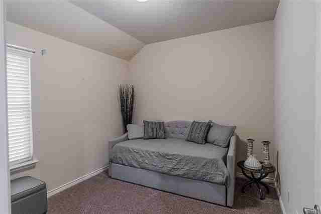 562 Jamestown Ln - Photo 6 of 17