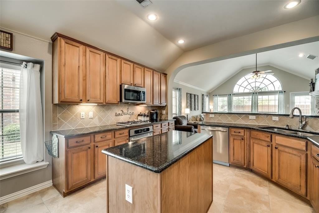 7044 Bethlehem Dr - Photo 5 of 13