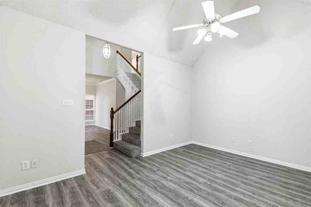 306 Santa Fe Trl - Photo 5 of 30