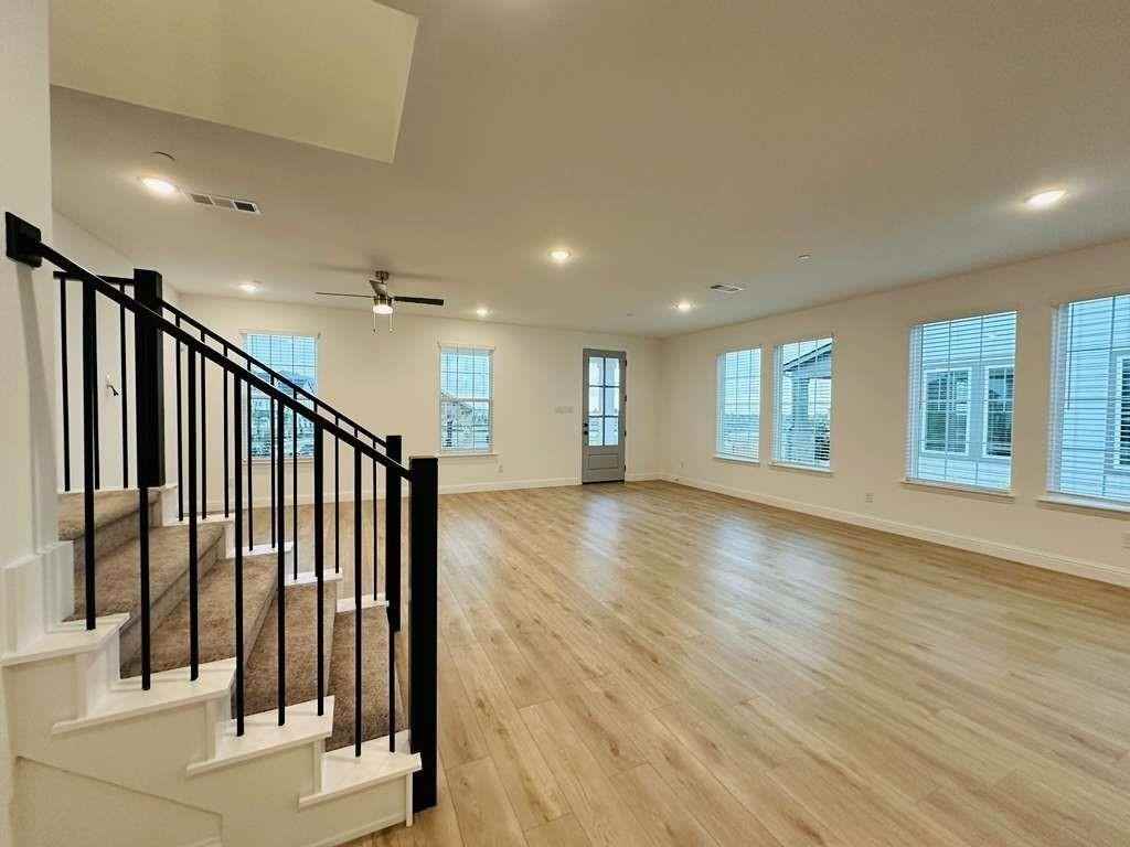 8875 Stablehand Mews - Photo 3 of 29
