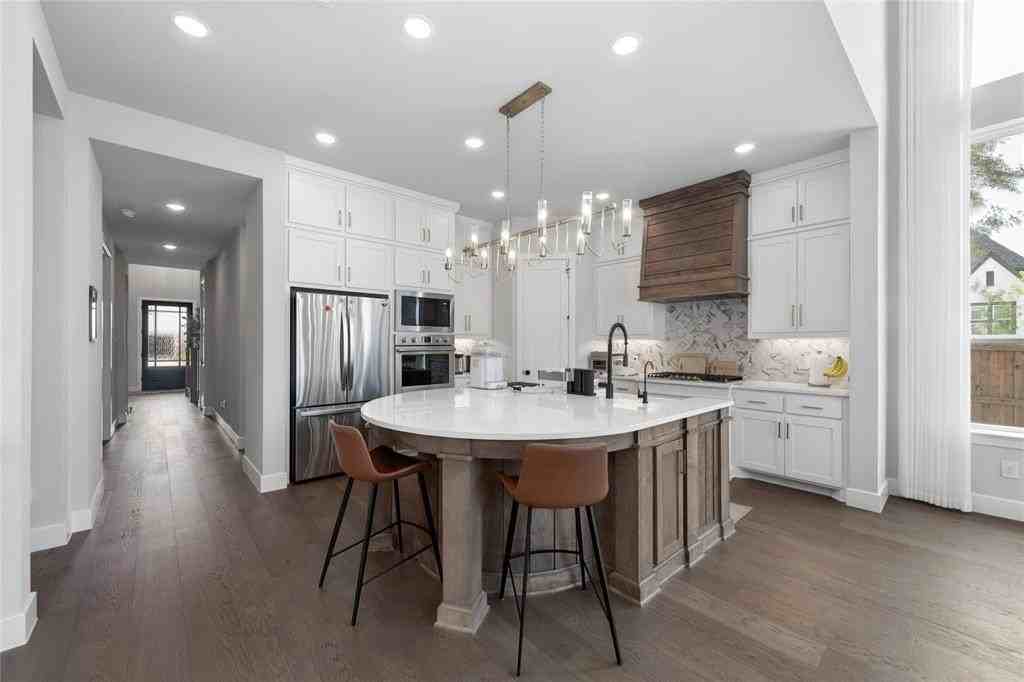 2790 Starwood Dr - Photo 2 of 19