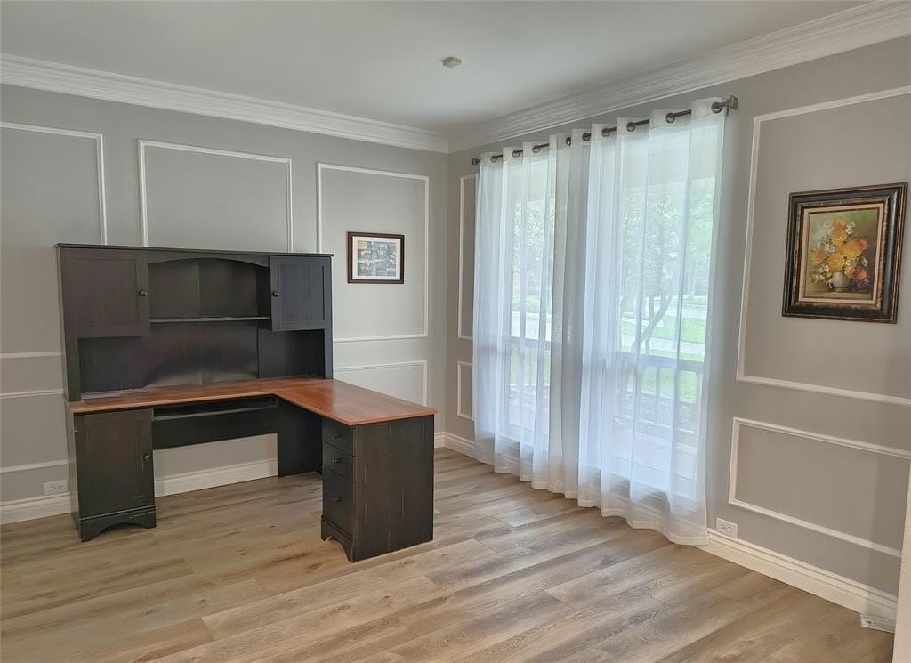 4105 Liberty Ct - Photo 3 of 24