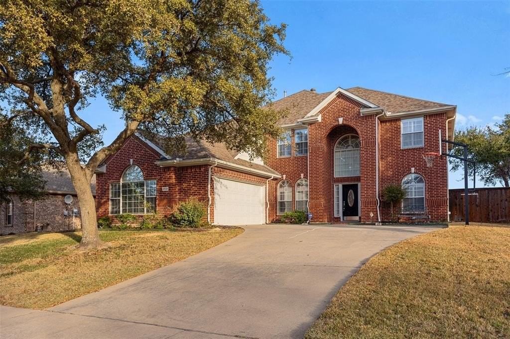9720 Zembriski Dr - Photo 3 of 40
