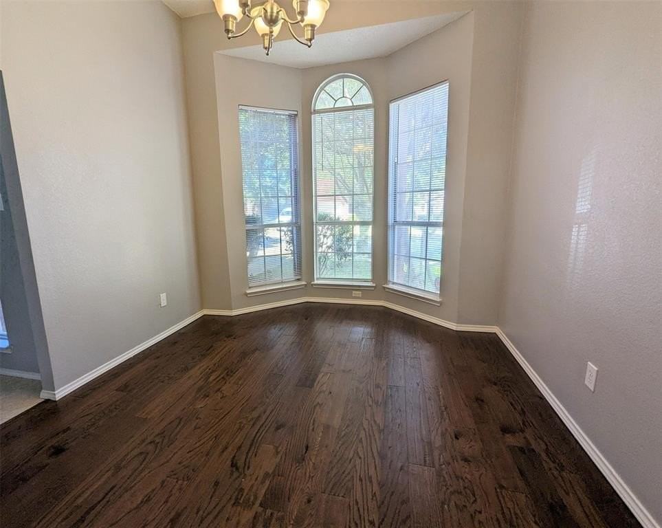 4720 Mount Hood Rd - Photo 3 of 30