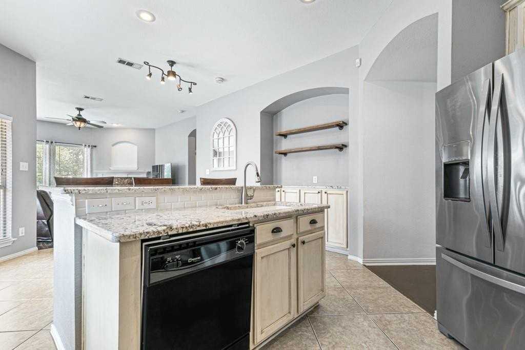 2421 Teagle Dr - Photo 7 of 26