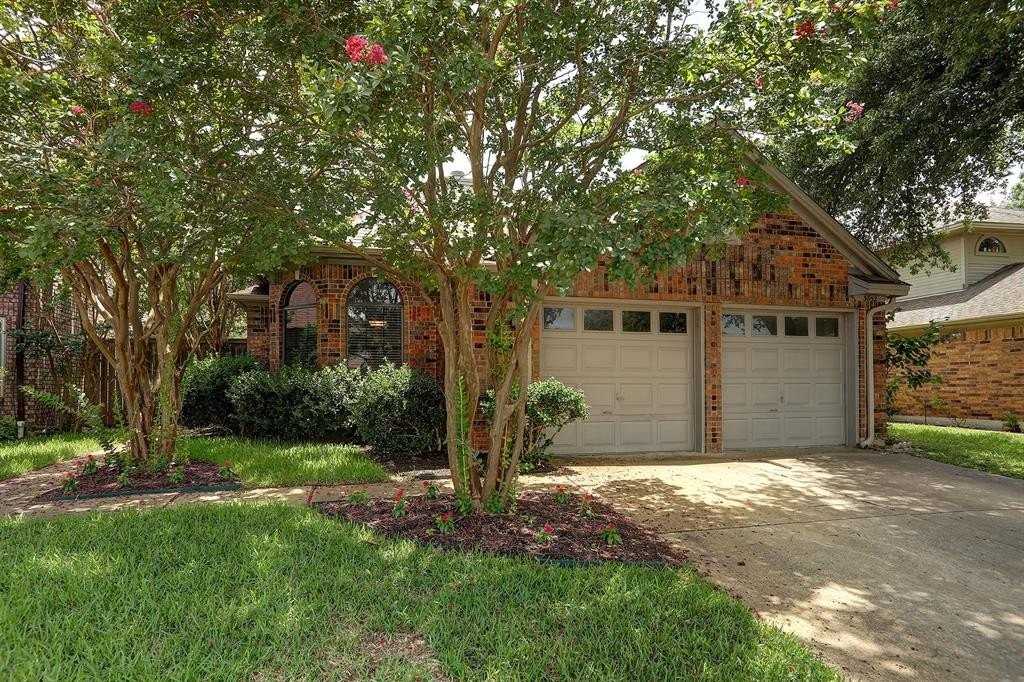 3852 Beaumont Ln - Photo 4 of 25
