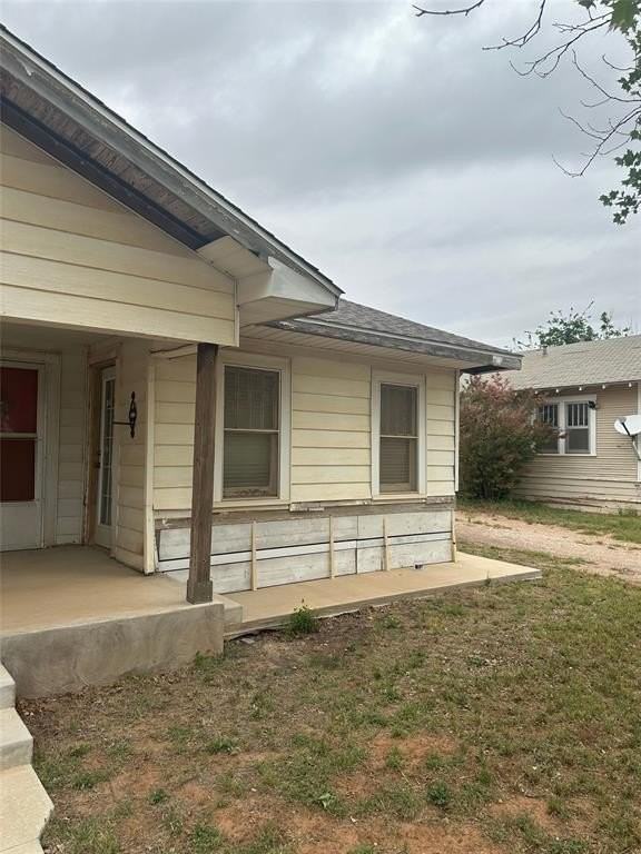 1732 Avenue J - Photo 2 of 16