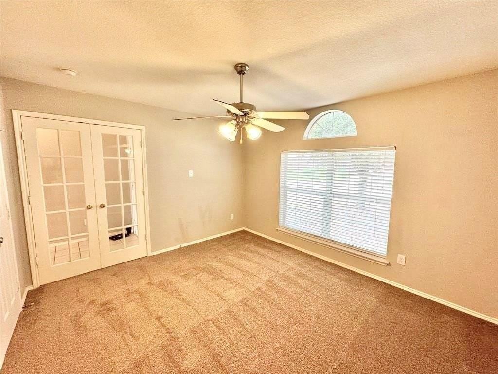 201 Mckamy Blvd - Photo 6 of 29
