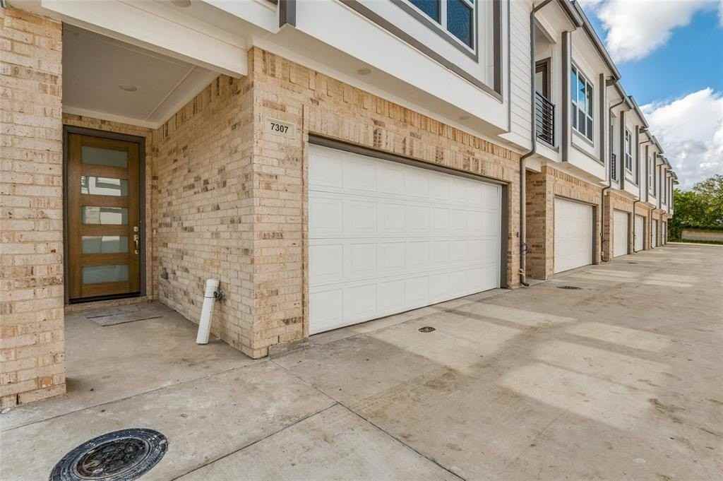7307 Rubio Pl - Photo 3 of 17