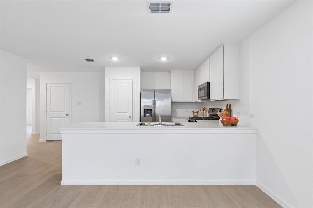 3009 Tooley Dr - Photo 6 of 33