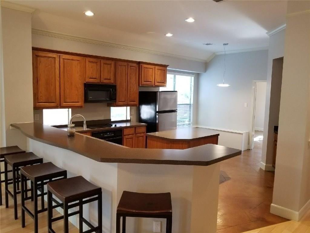 2821 Vacherie Ln - Photo 5 of 9