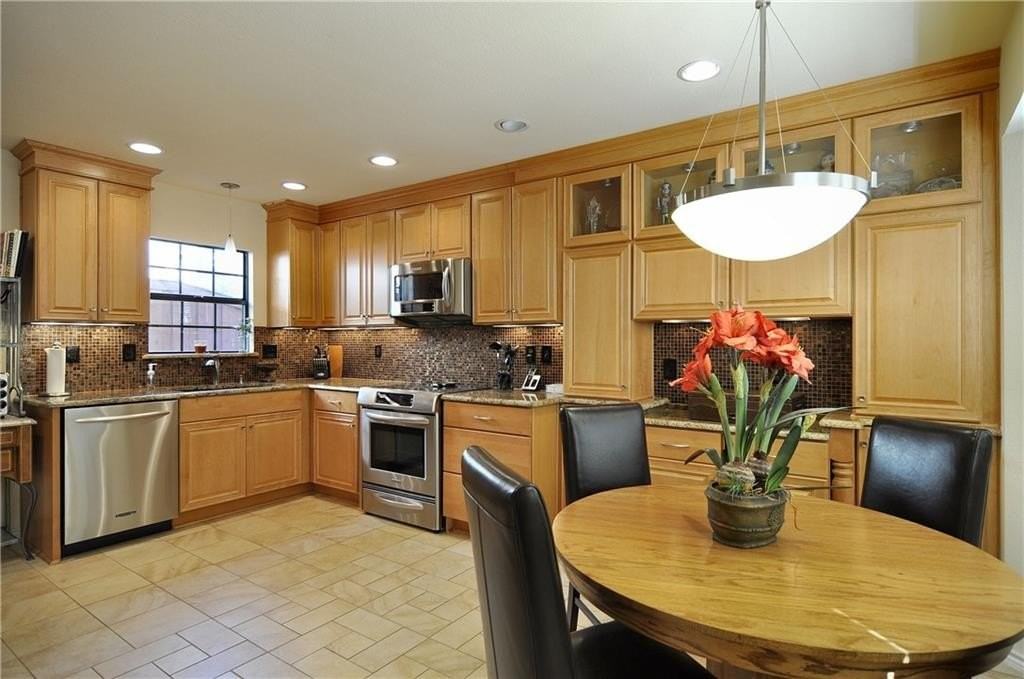 4064 Windhaven Ln - Photo 3 of 25
