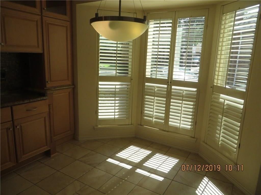 4064 Windhaven Ln - Photo 4 of 25