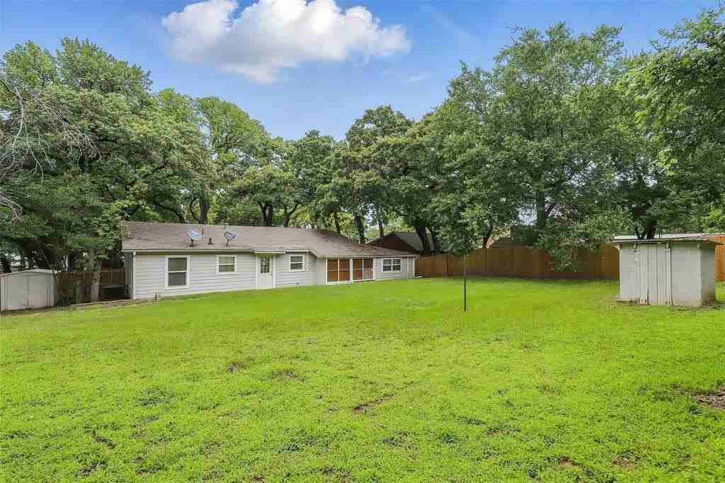 9337 Heron Dr - Photo 5 of 40
