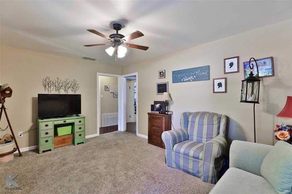 3173 Hunt St - Photo 3 of 8