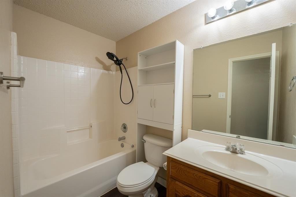 233 Willow Creek Ln - Photo 5 of 15