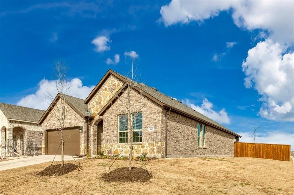 229 Tate Ln - Photo 4 of 37