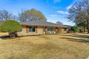 featured image of 1621 Westlake Dr
