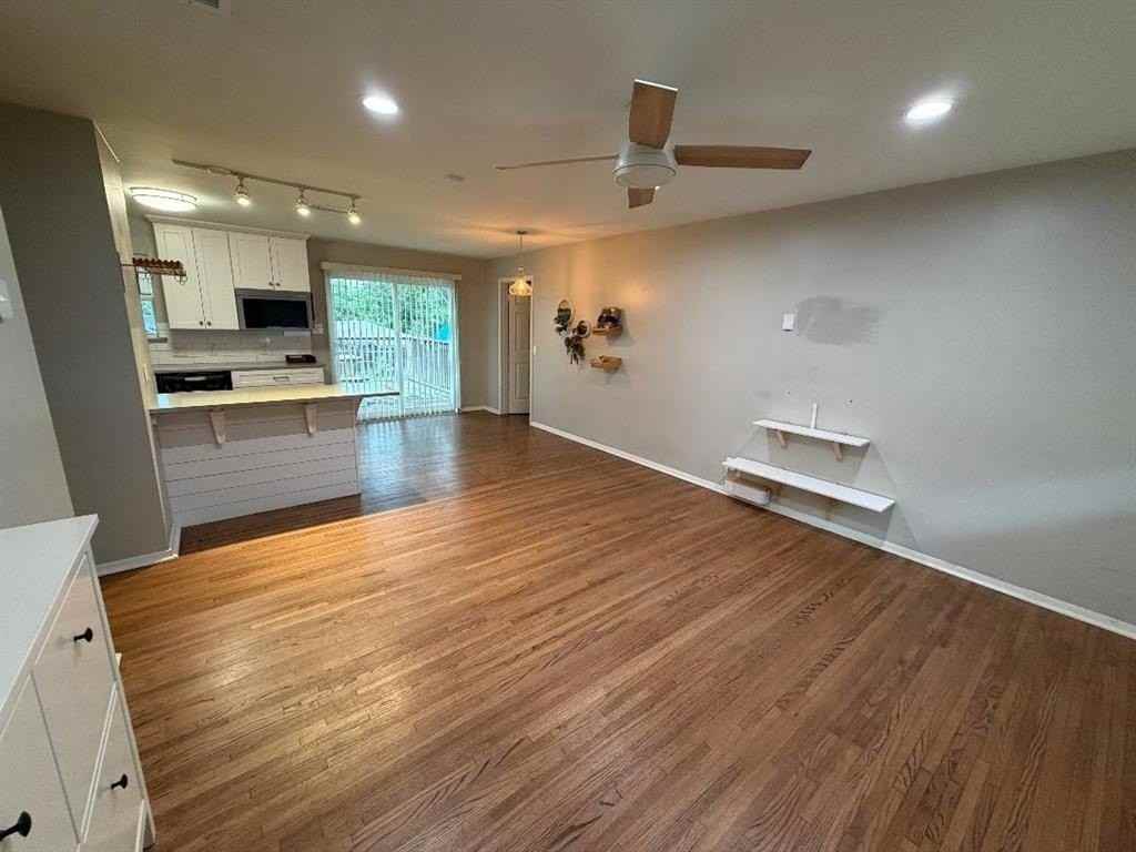 13929 Montvale Dr - Photo 4 of 10