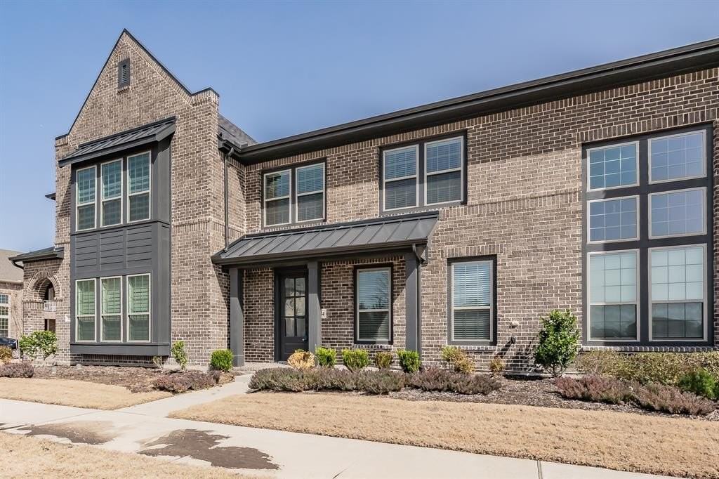 8584 Dynasty Ln - Photo 2 of 35