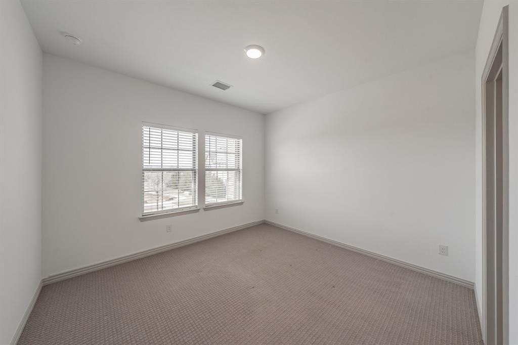 8584 Dynasty Ln - Photo 5 of 35