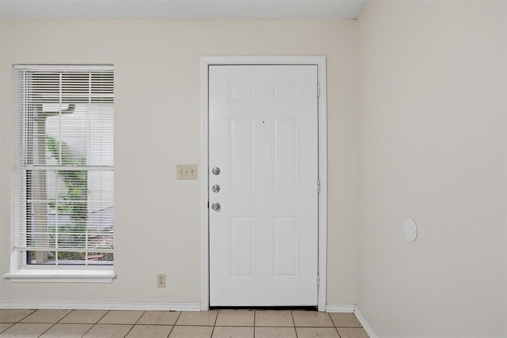 106 N Shaw St #106 - Photo 2 of 26