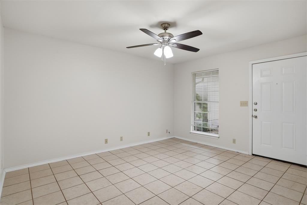106 N Shaw St #106 - Photo 3 of 26