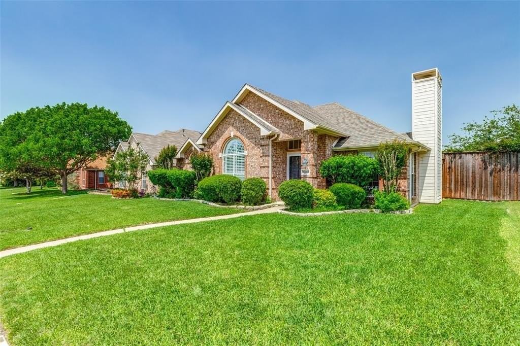10060 Danbury Dr - Photo 2 of 20