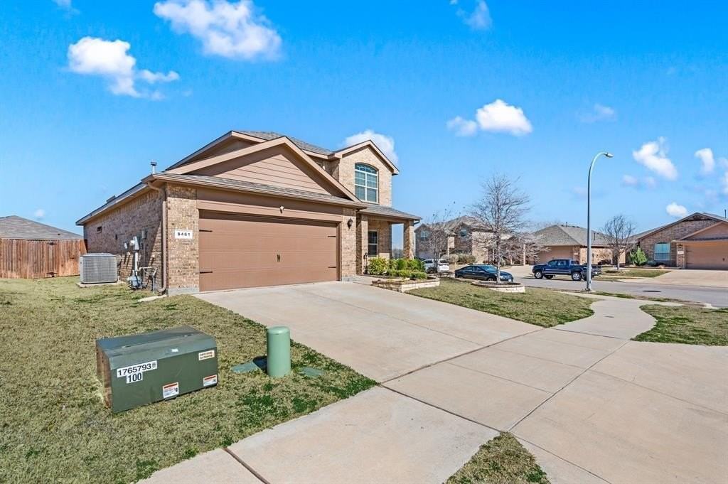 8461 Comanche Springs Dr - Photo 4 of 33