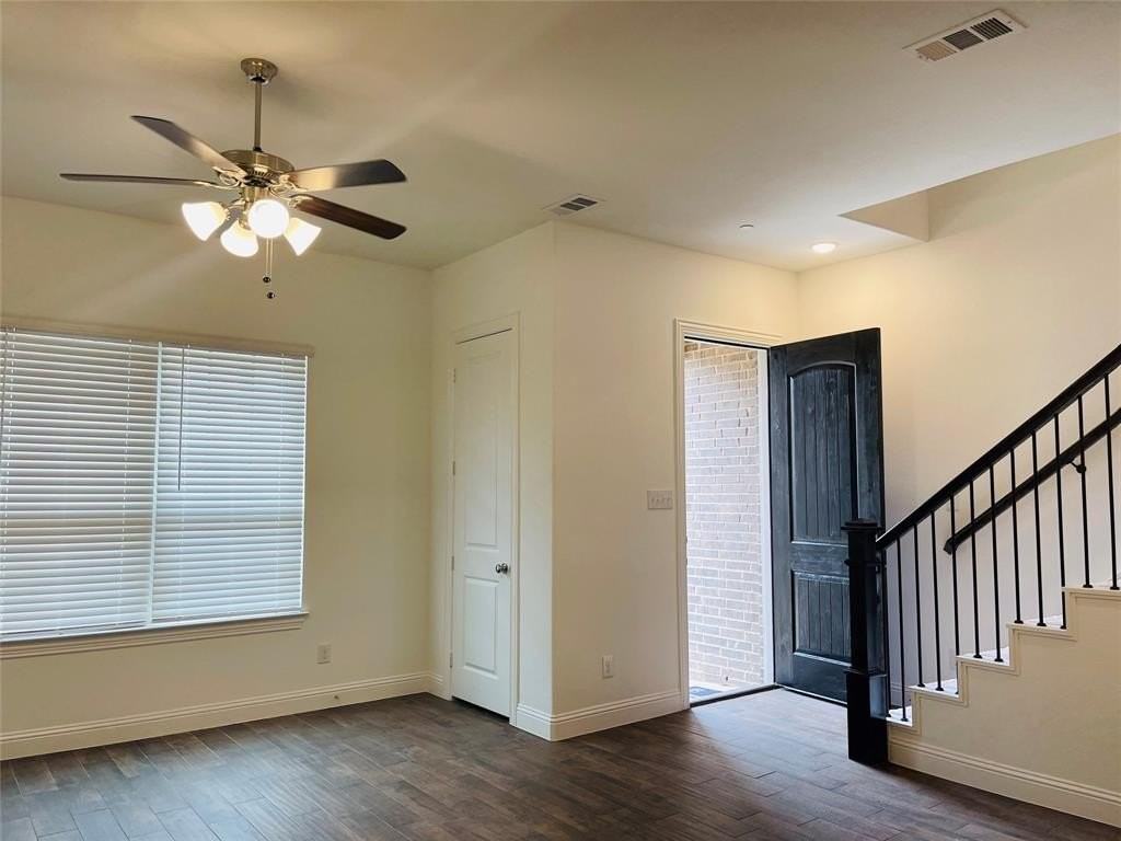 8024 Foraker St - Photo 5 of 32