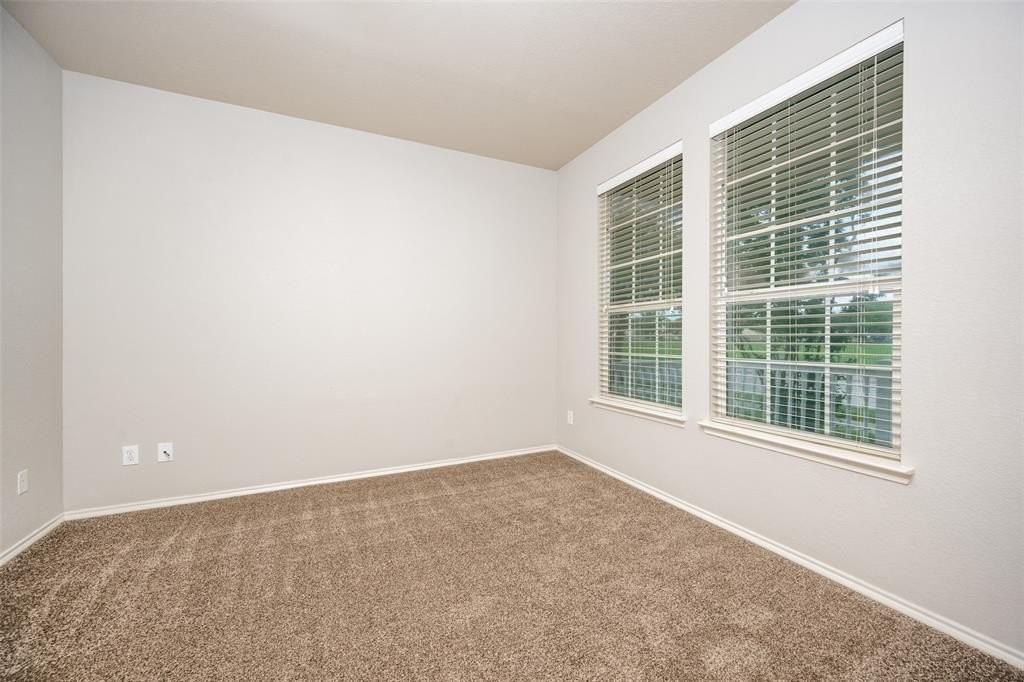 930 Fox Grove Ln - Photo 6 of 25