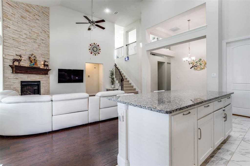 821 Yarrow St - Photo 5 of 18