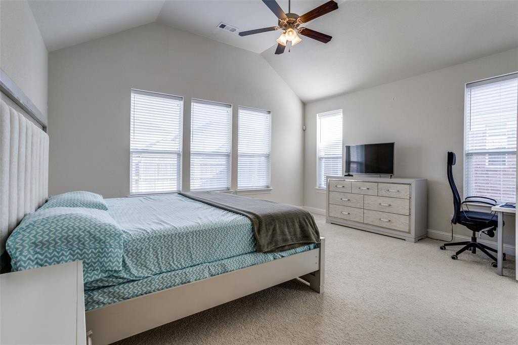 821 Yarrow St - Photo 7 of 18