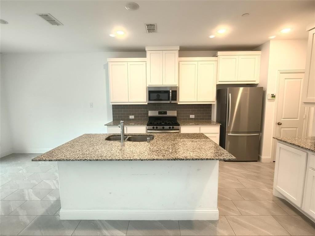 979 Emil Pl - Photo 6 of 31
