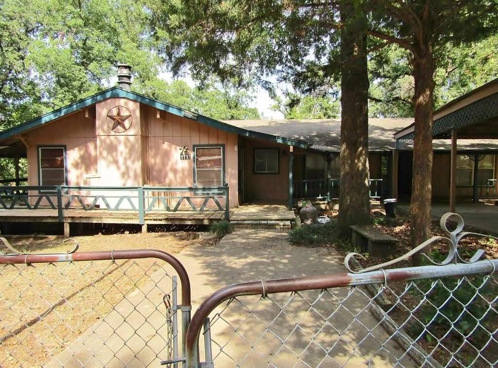 1117 Woodland Trl - Photo 2 of 15