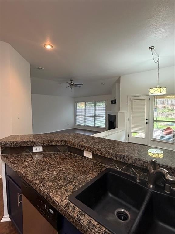 7123 Lake Hill Trl - Photo 7 of 38