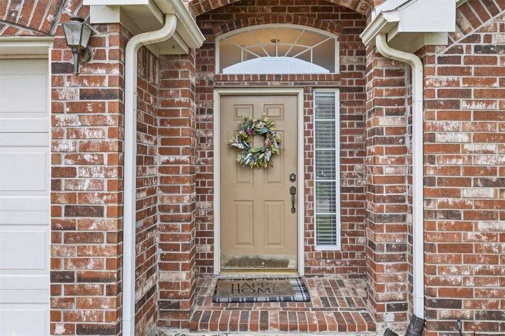 6803 Woodcrest Ln - Photo 3 of 40