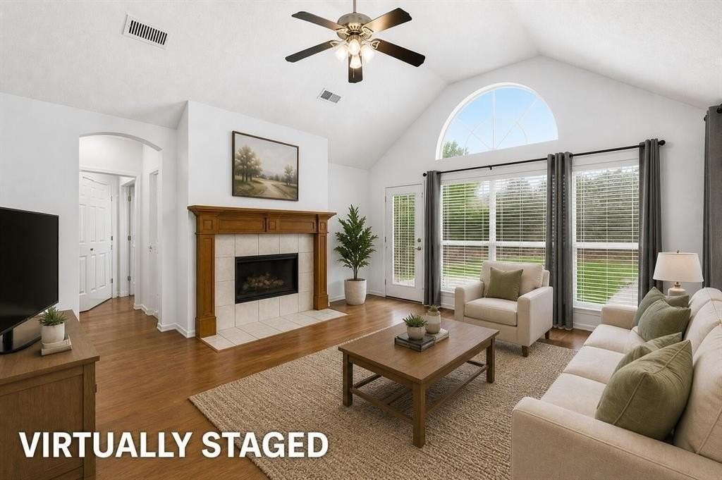 6803 Woodcrest Ln - Photo 5 of 40